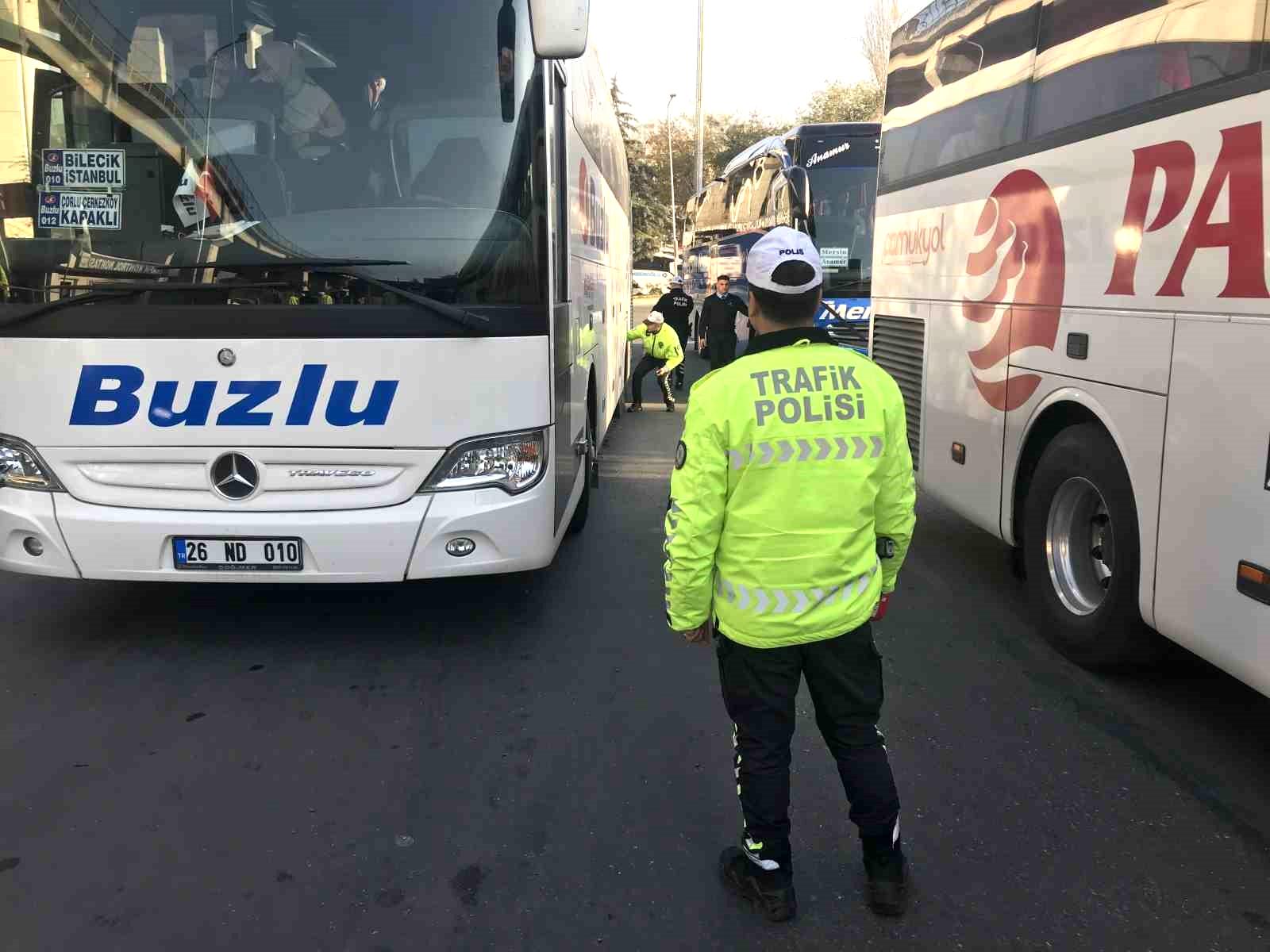 15 Temmuz Demokrasi Otogarı’nda kış lastiği ve emniyet kemeri denetimi