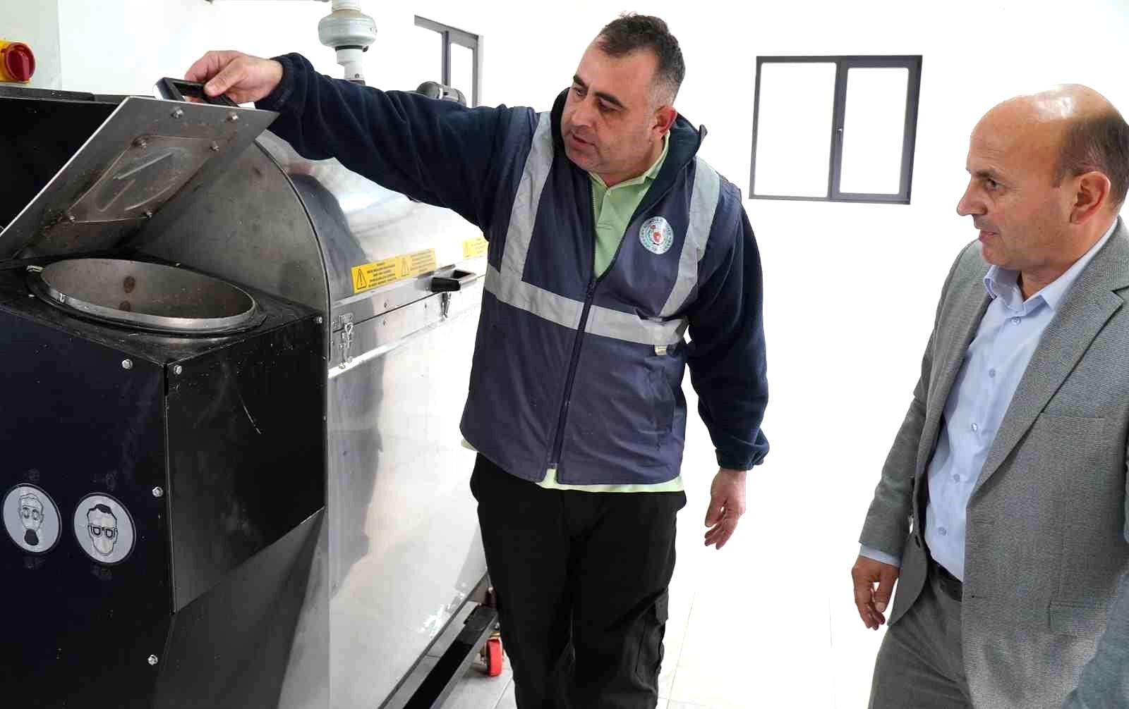 Altınova Belediyesi organik atıkları gübreye dönüştürüyor