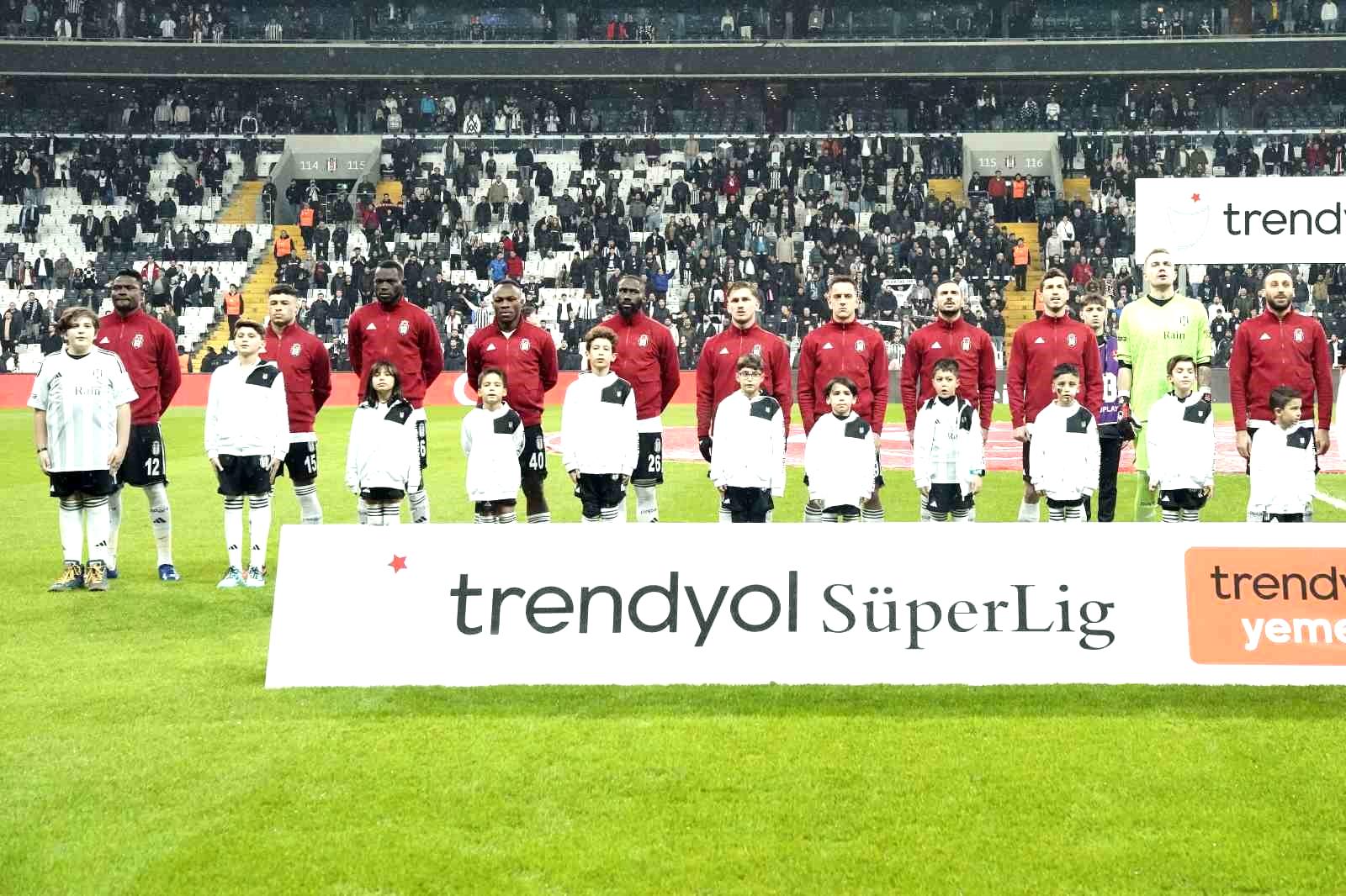 Beşiktaş, Alanyaspor karşısında 4 değişiklikle sahaya çıktı