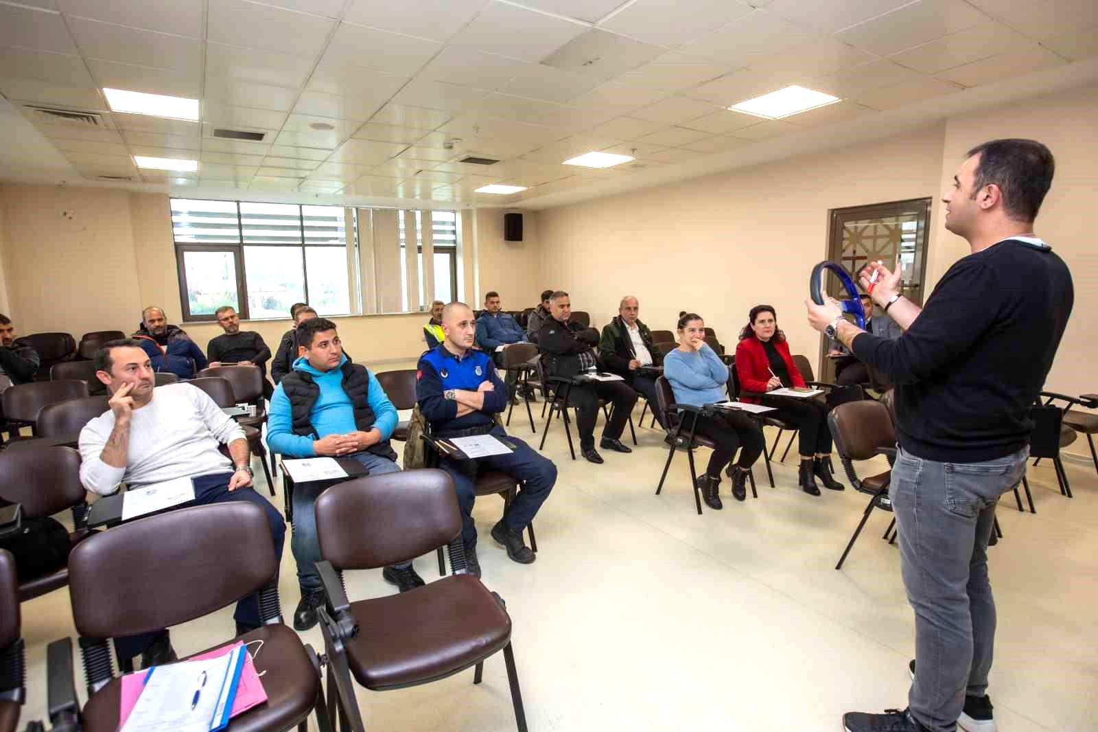 Büyükşehir şoförlerine ‘güvenli ve ekonomik sürüş’ eğitimi