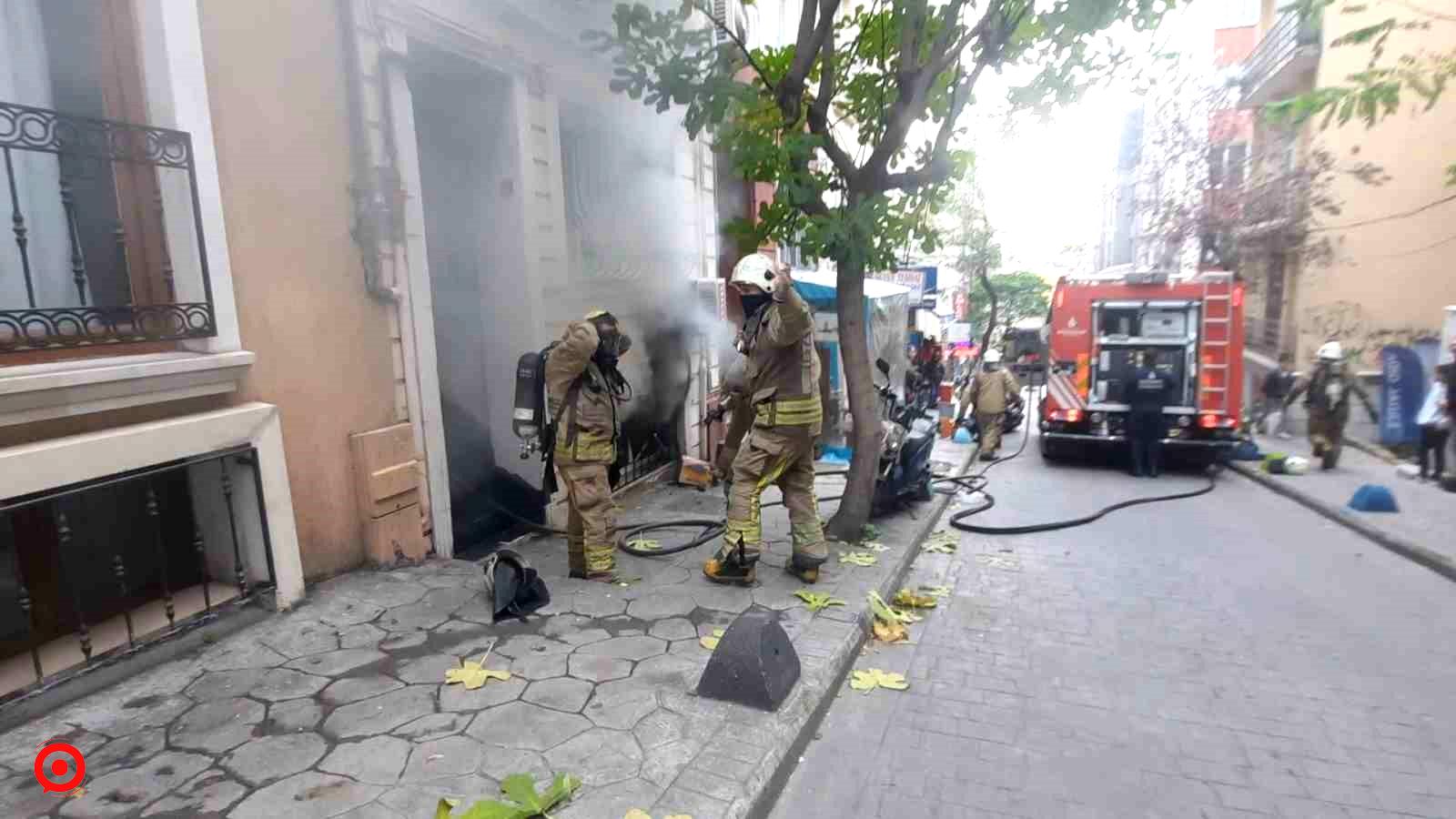 Cihangir’de korkutan yangın