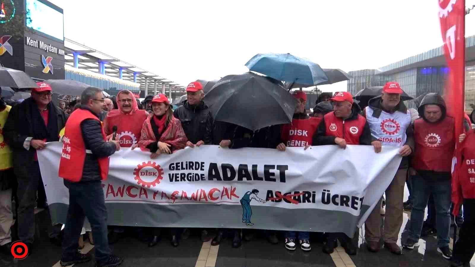 DİSK: “Gelirde adalet, vergide adalet”