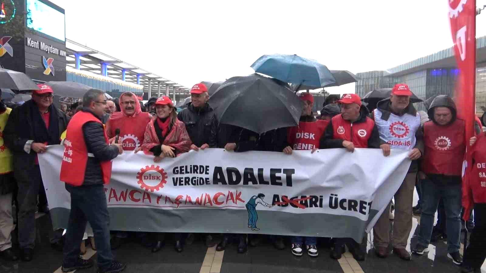 DİSK: “Gelirde adalet, vergide adalet”