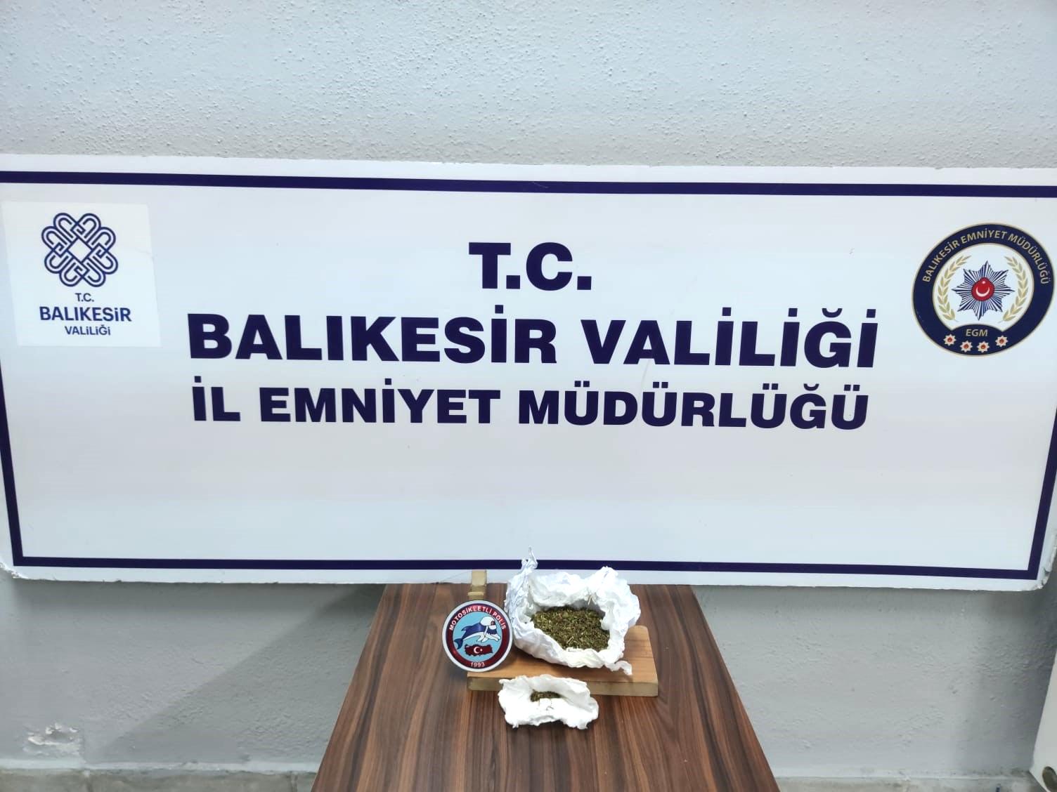 Edremit’te Yunus Timleri 40 gram bonzai ele geçirdi