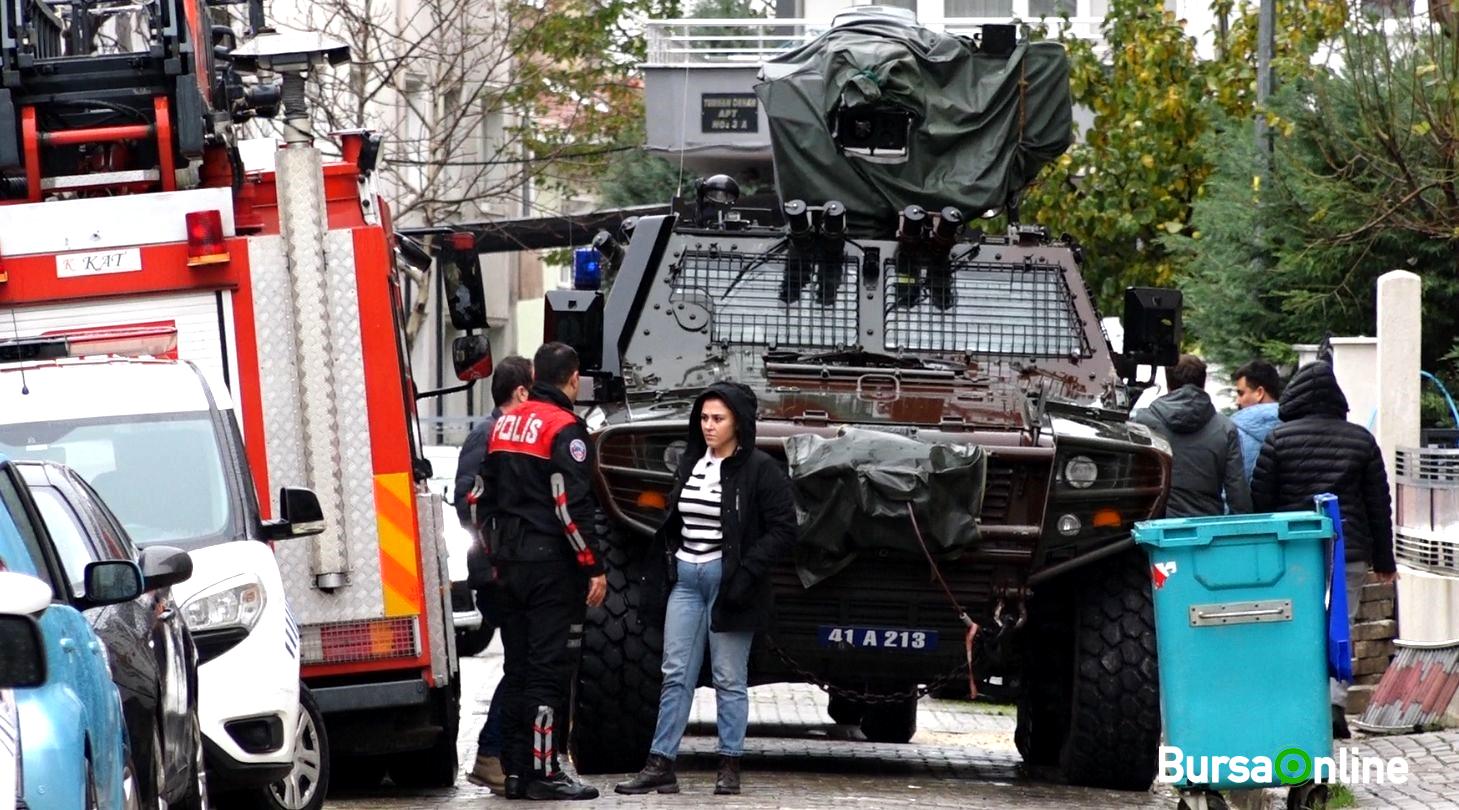 Eşini evde silahla rehin aldı: 5 saat sonra etkisiz hale getirildi