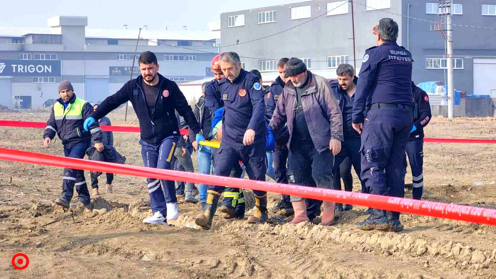 Fabrika inşaatı beton atıldığı sırada çöktü, 6 işçi yaralandı