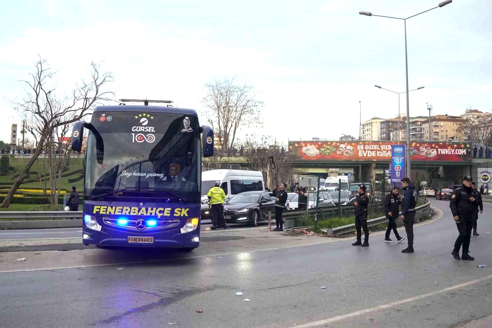 Fenerbahçe kafilesi stada ulaştı