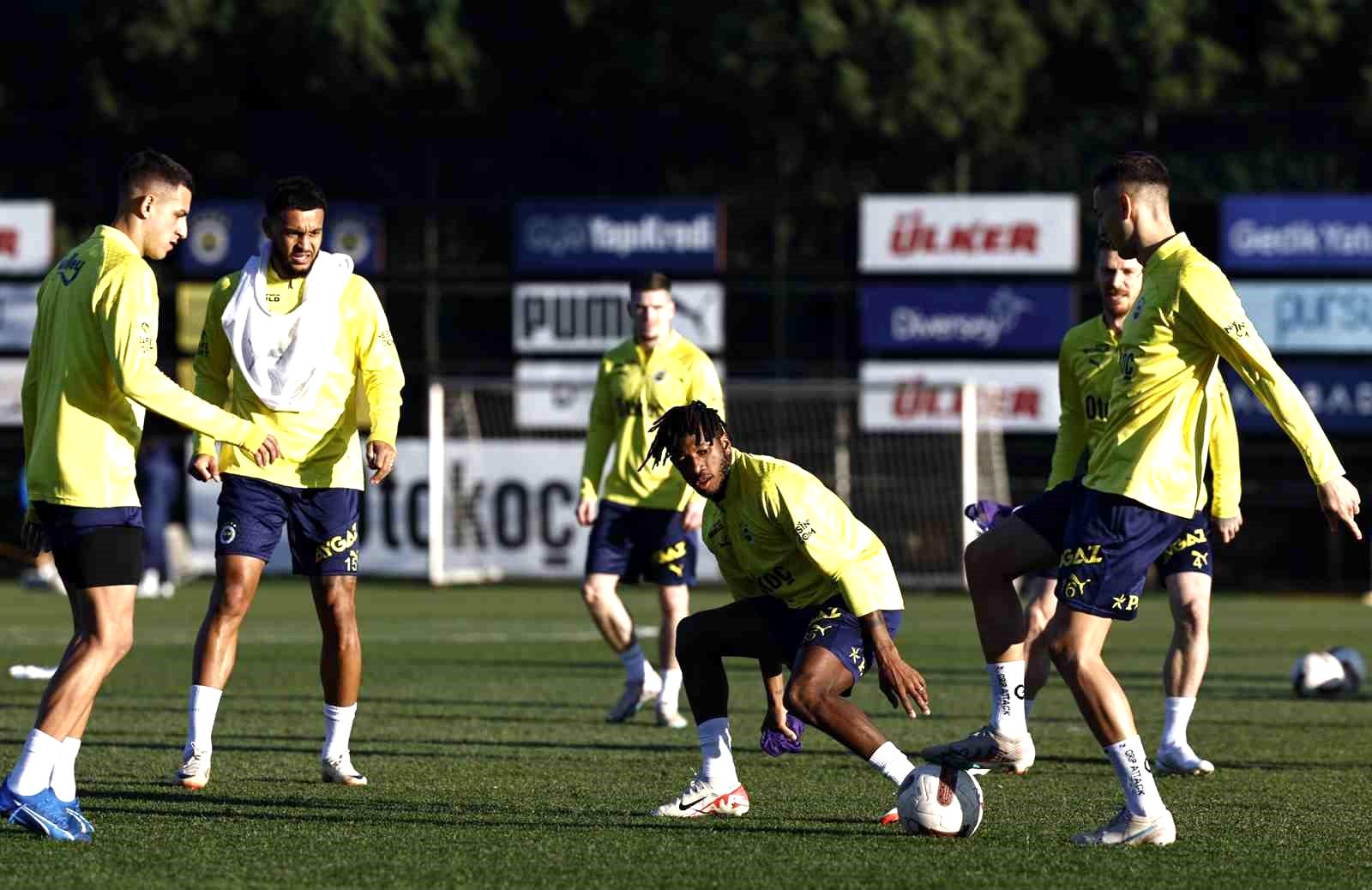 Fenerbahçe, Süper Kupa maçı hazırlıklarını sürdürdü