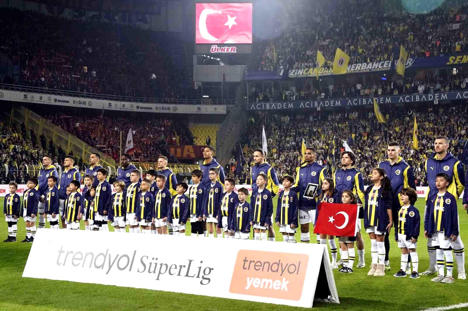 Fenerbahçe’de hedef çifte kupa