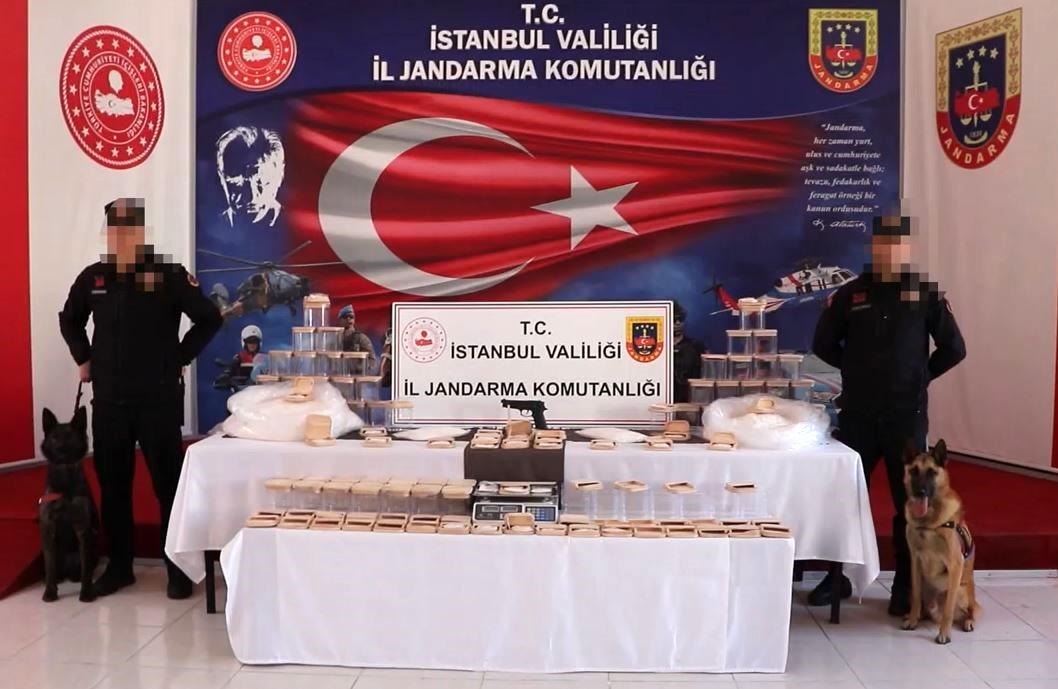 İstanbul’da piyasaya sürülmeye hazırlanan 38 kilo uyuşturucu madde ele geçirildi