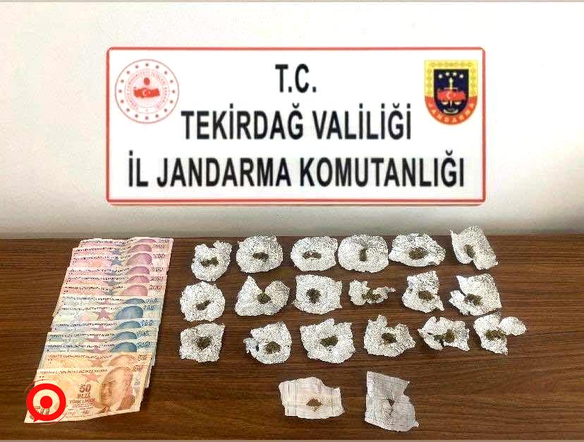 Jandarma uyuşturucuya geçit vermiyor: 8 gözaltı