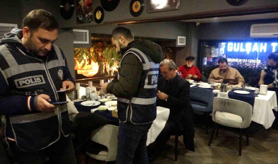 Kartal’da yılbaşı öncesi kafe,