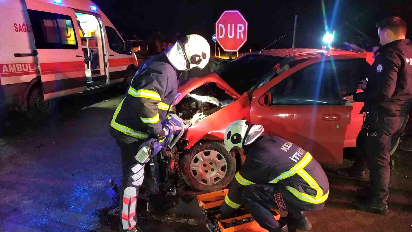 Keşan’da 2 otomobilin çarpıştığı kazada 1 kişi öldü, 5 kişi de yaralandı