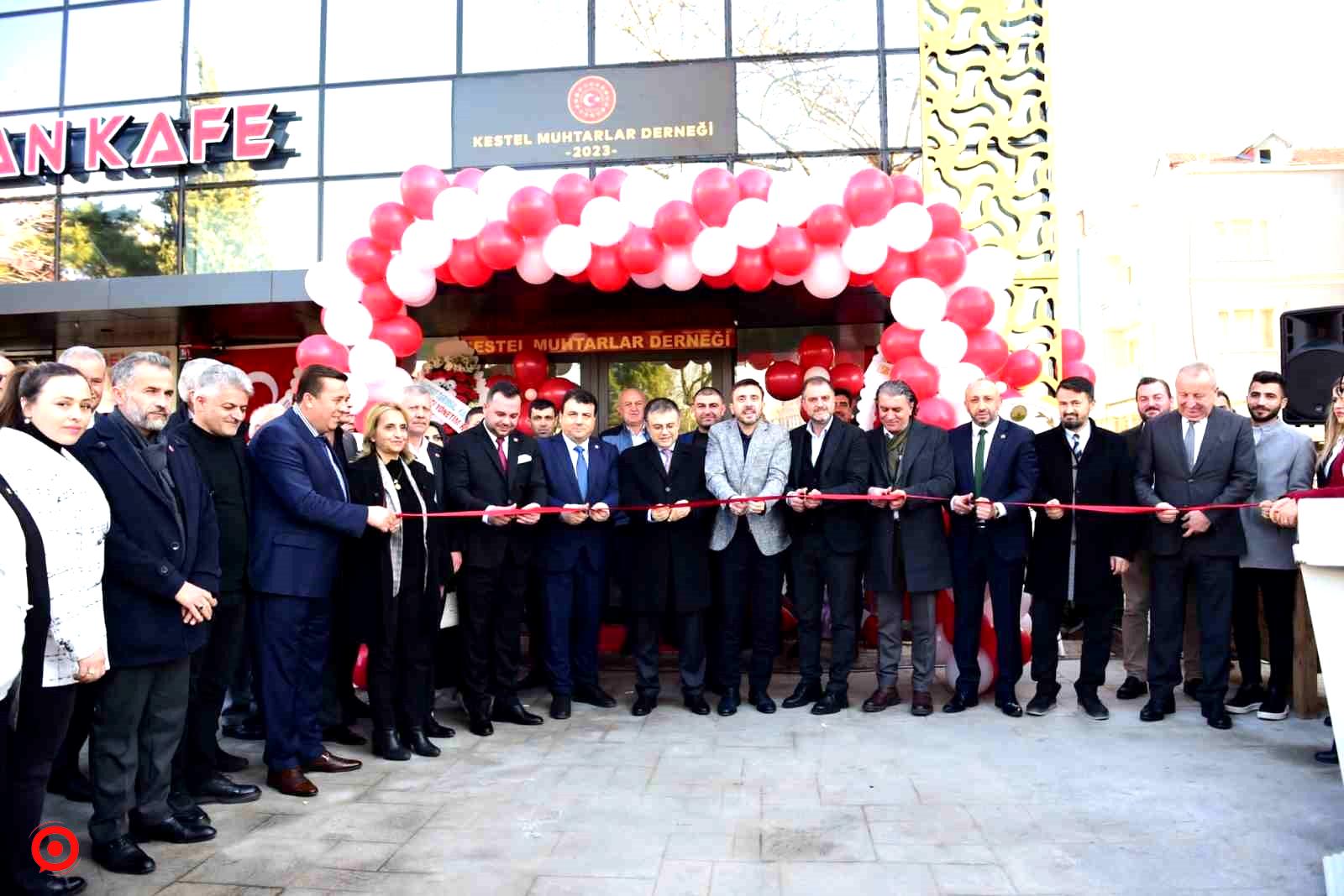 Kestel Muhtarlar Derneği’nin yeni binası açıldı