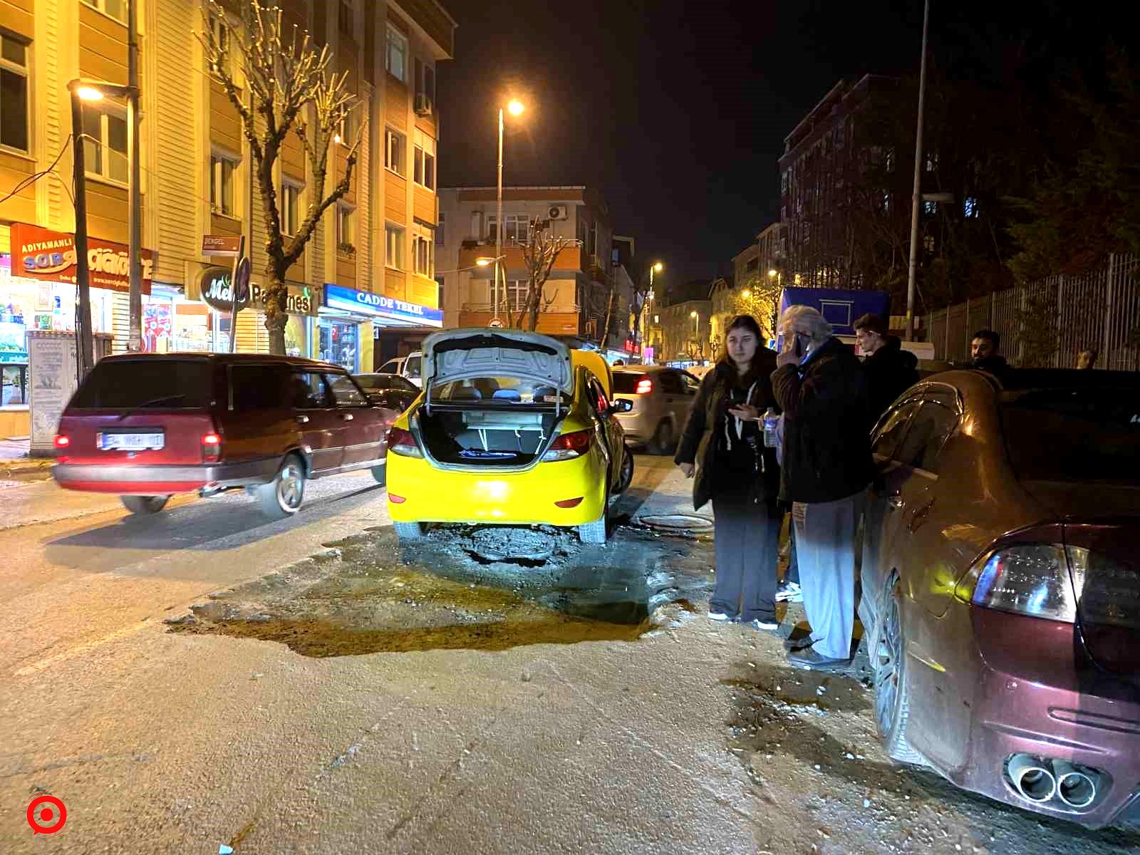 Küçükçekmece’de İSKİ’nin çalışma ardından kapatmadığı rögar kapağı kazaya neden oldu