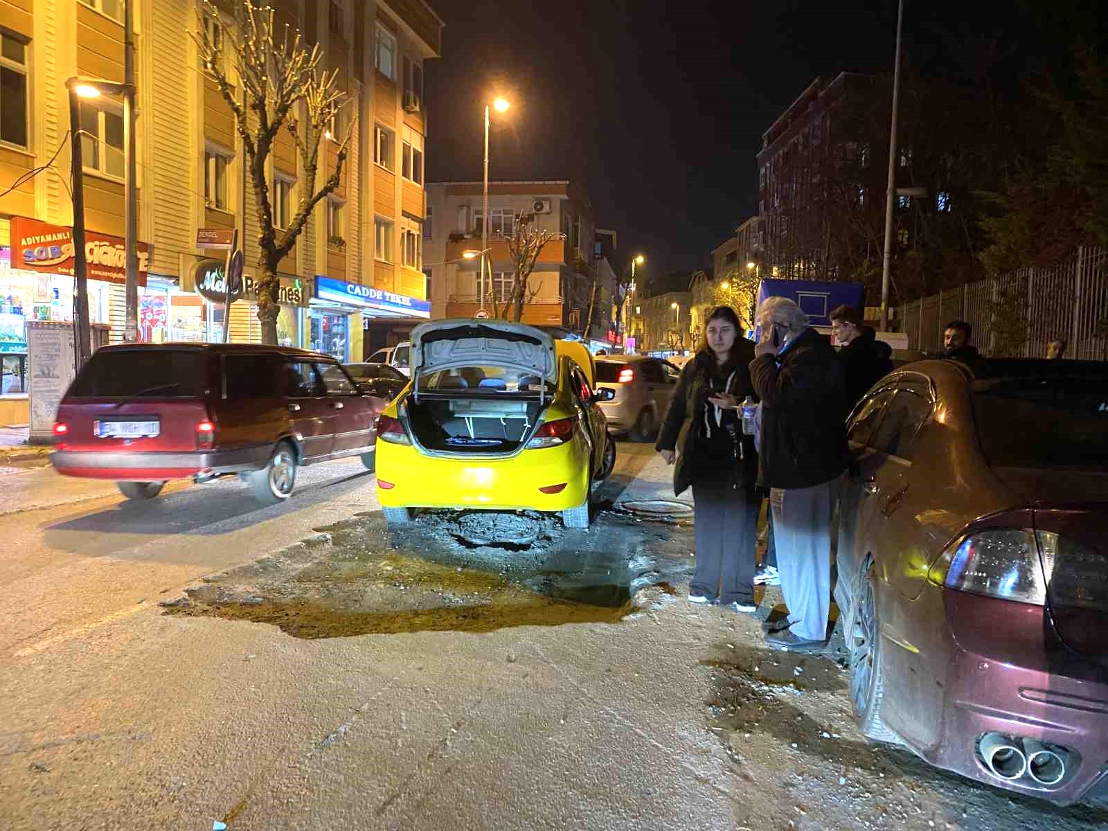 Küçükçekmece’de İSKİ’nin çalışma ardından kapatmadığı rögar kapağı kazaya neden oldu