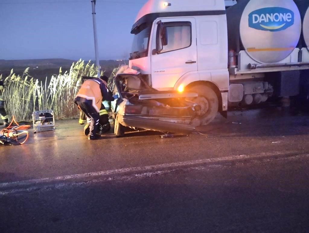 Malkara’da otomobil ile kamyon çarpıştı: 1 ölü