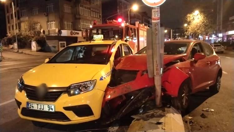 Maltepe’de alkollü sürücü caddeye