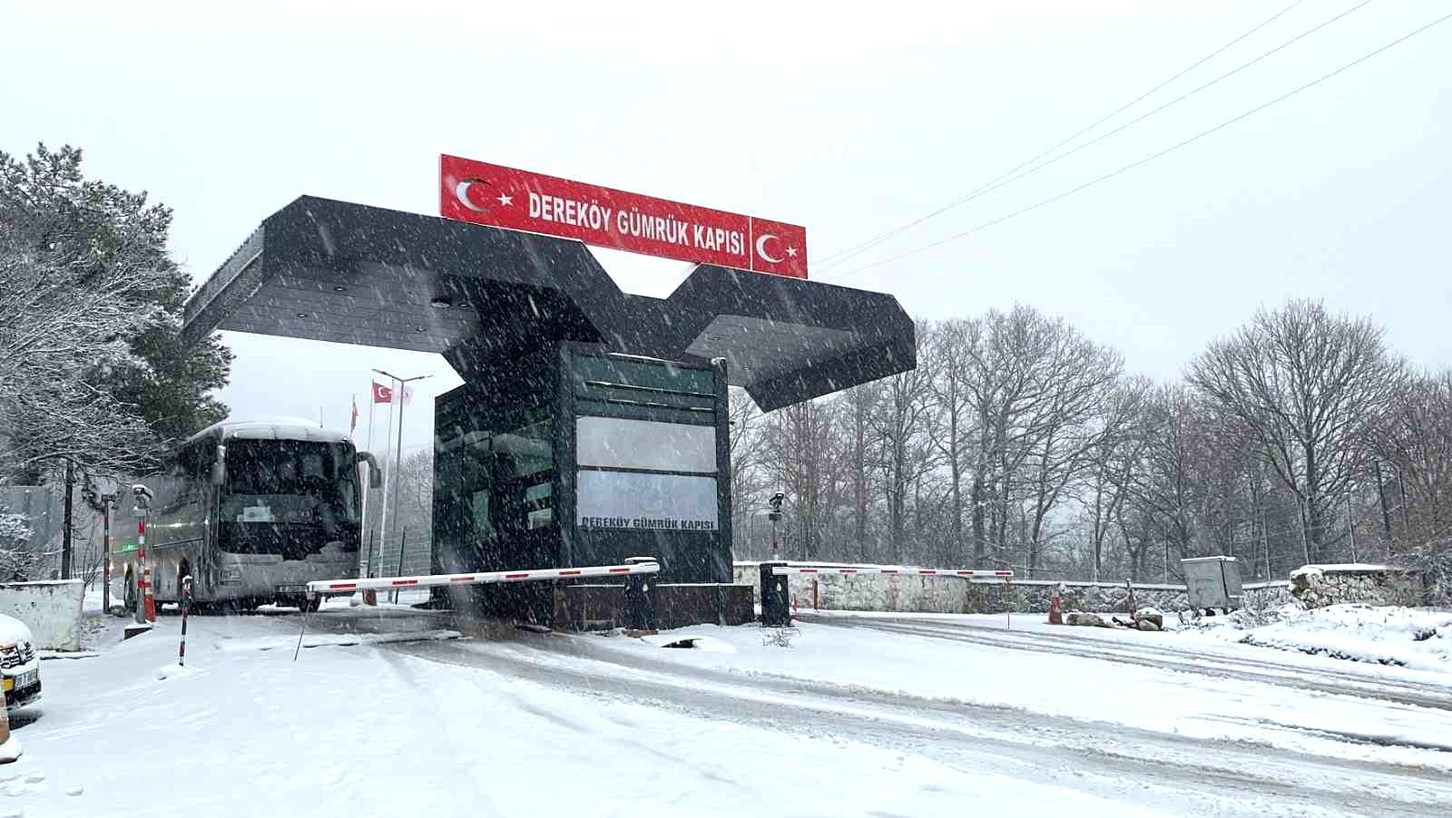 Meteoroloji uyarmıştı: Kırklareli’nin yüksek kesimlerinde kar etkili oluyor