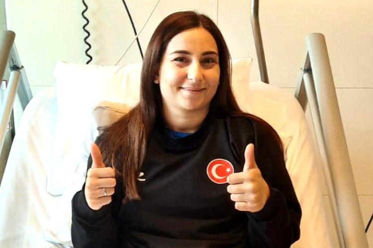 Milli hentbolcu Beyza, ön çapraz bağ ameliyatı oldu