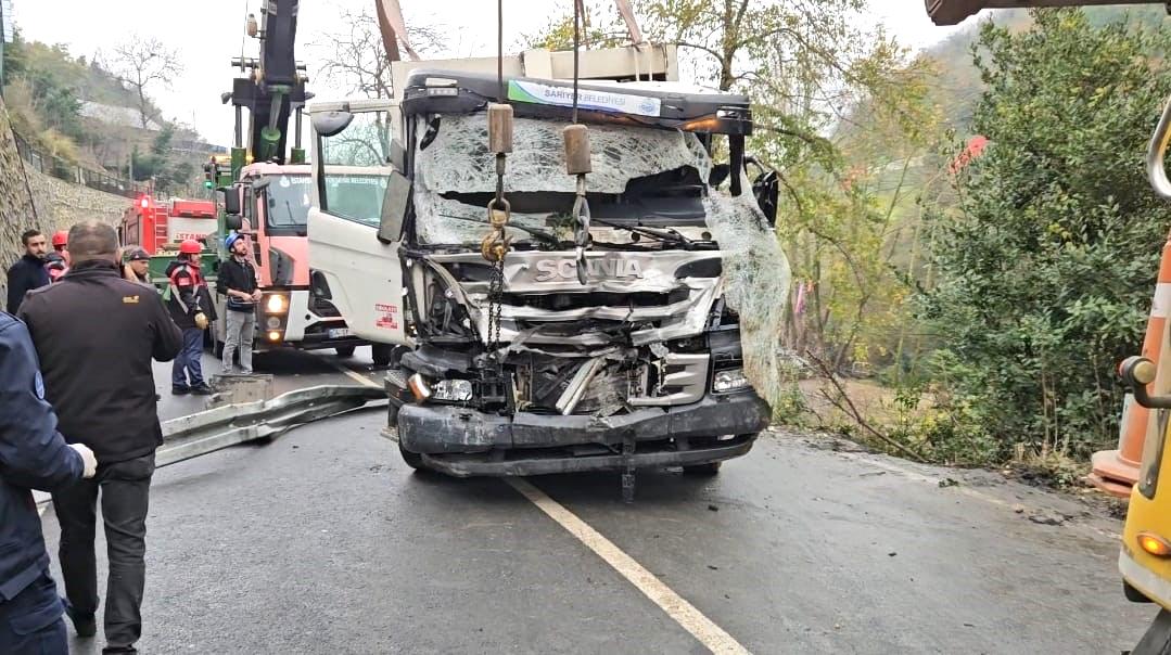 Sarıyer’de freni patlayan tırla