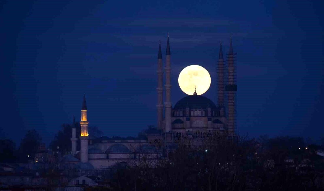 Edirne’de gökyüzünden beliren yılın