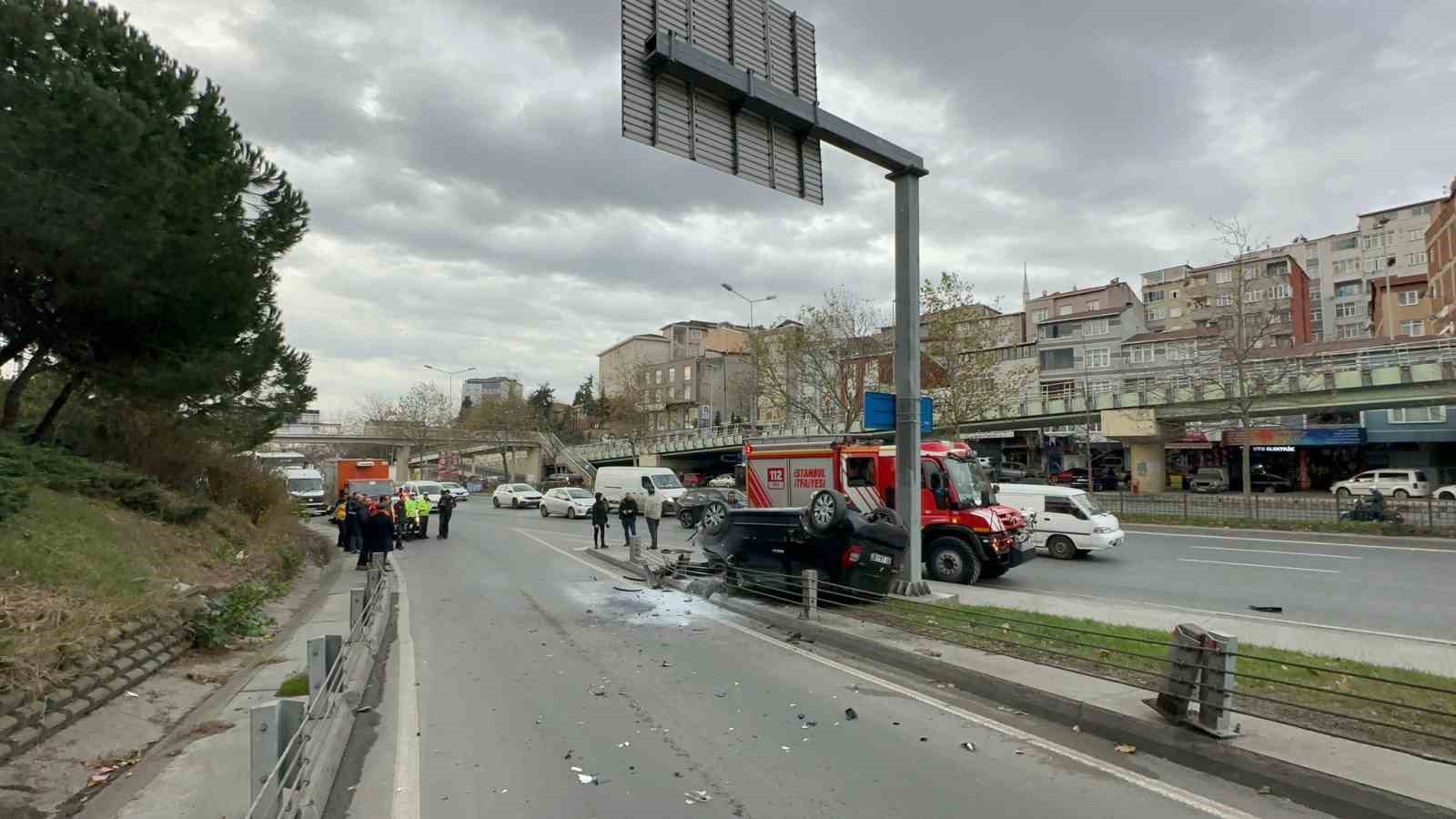 Şişli’de alkollü sürücü kaza yaptı, sağlık ekiplerini reddederek olay yerinden kaçtı