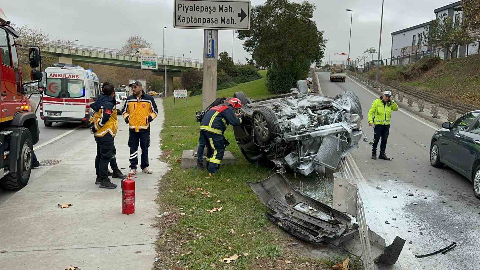 Şişli’de alkollü sürücü kaza yaptı, sağlık ekiplerini reddederek olay yerinden kaçtı