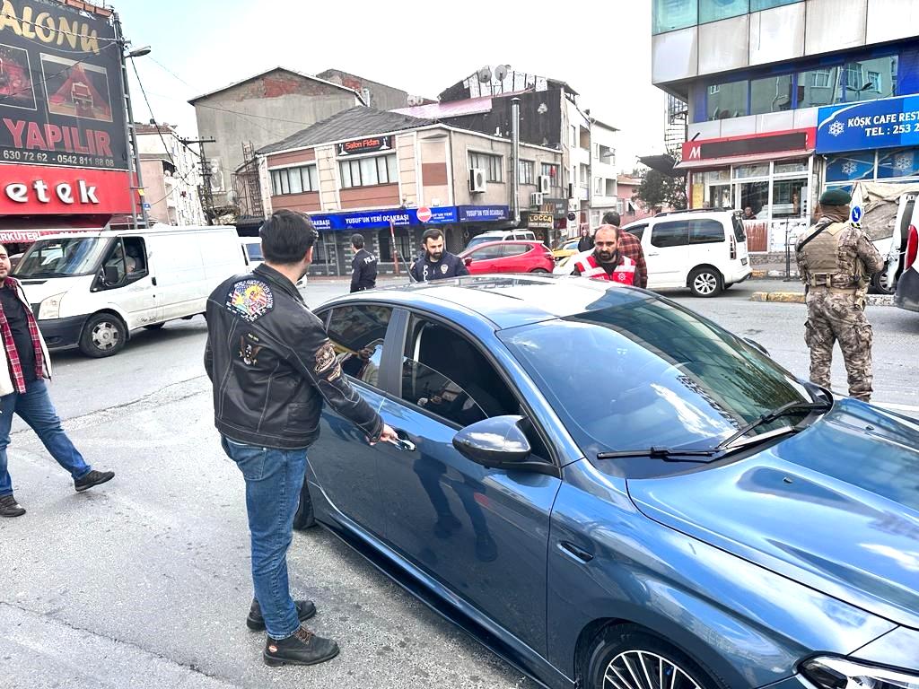 Şişli’de yılbaşı öncesi asayiş denetimi: 3 gözaltı