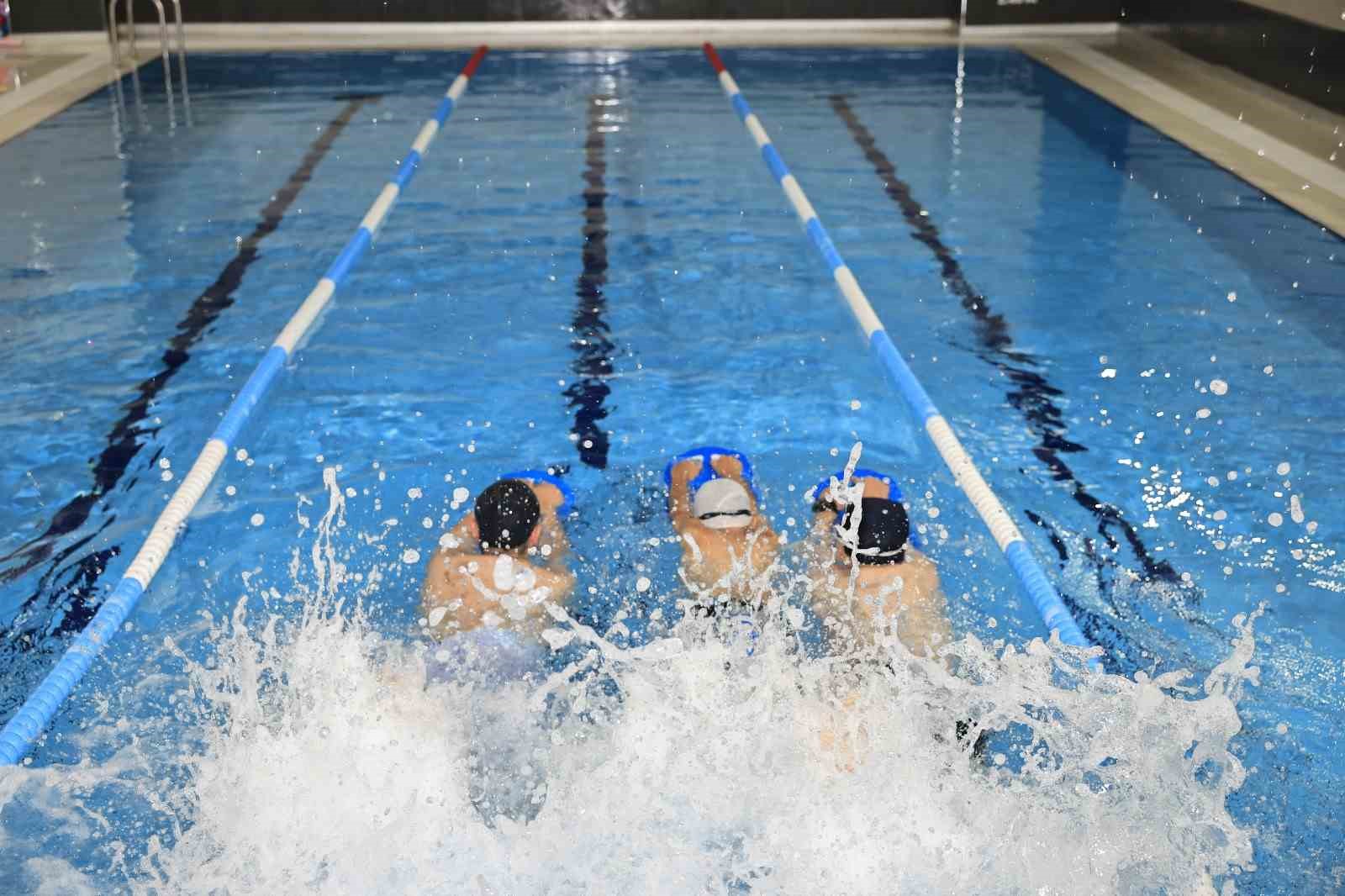 Sultangazi Belediye Başkanı Dursun’dan sporun her dalına tam destek