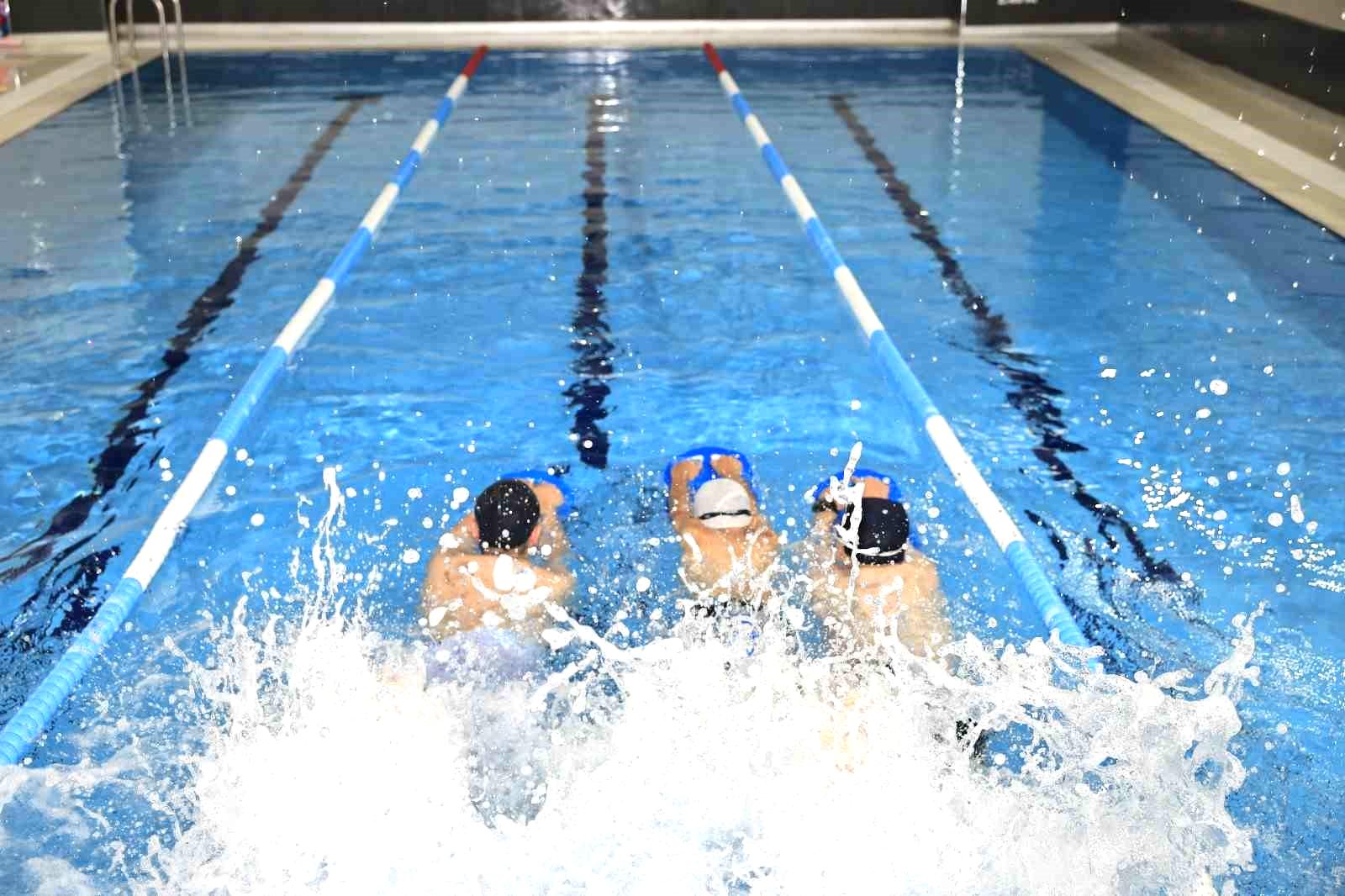 Sultangazi Belediye Başkanı Dursun’dan sporun her dalına tam destek