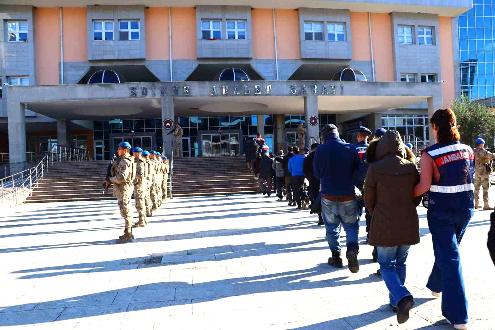 Terör örgütü şüphelileri Yunanistan’a kaçamadan yakalandı