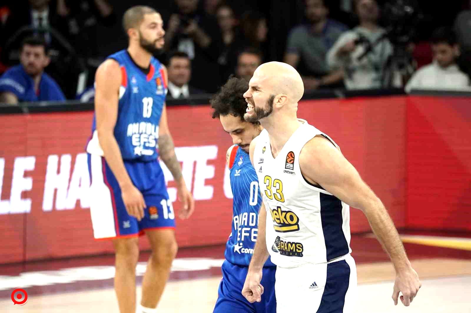 THY Euroleague: Anadolu Efes: 84 - Fenerbahçe: 89