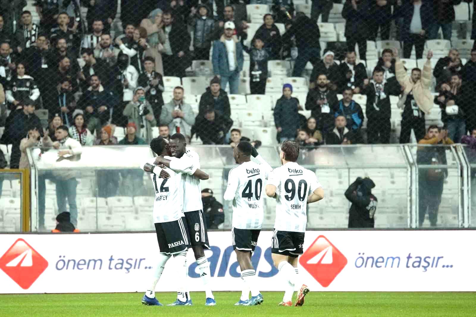 Trendyol Süper Lig: Beşiktaş: 1 – Alanyaspor: 0 (Maç devam ediyor)