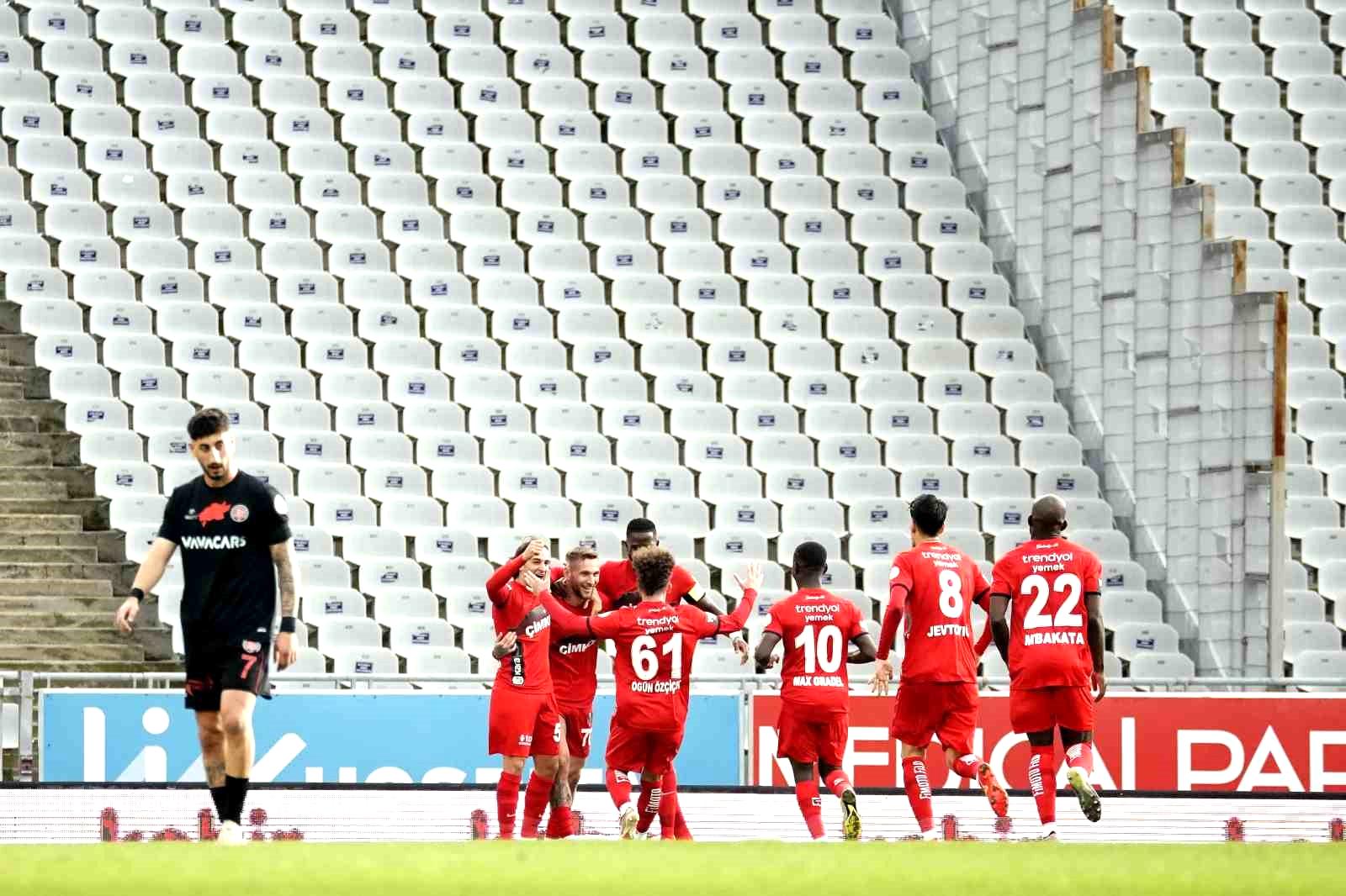 Trendyol Süper Lig: Fatih Karagümrük: 0 – Gaziantep FK: 1 (İlk yarı)