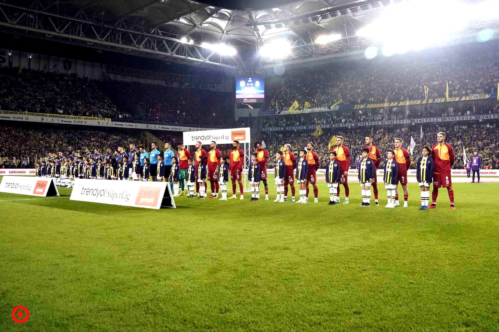 Trendyol Süper Lig: Fenerbahçe: 0 - Galatasaray: 0 (Maç devam ediyor)