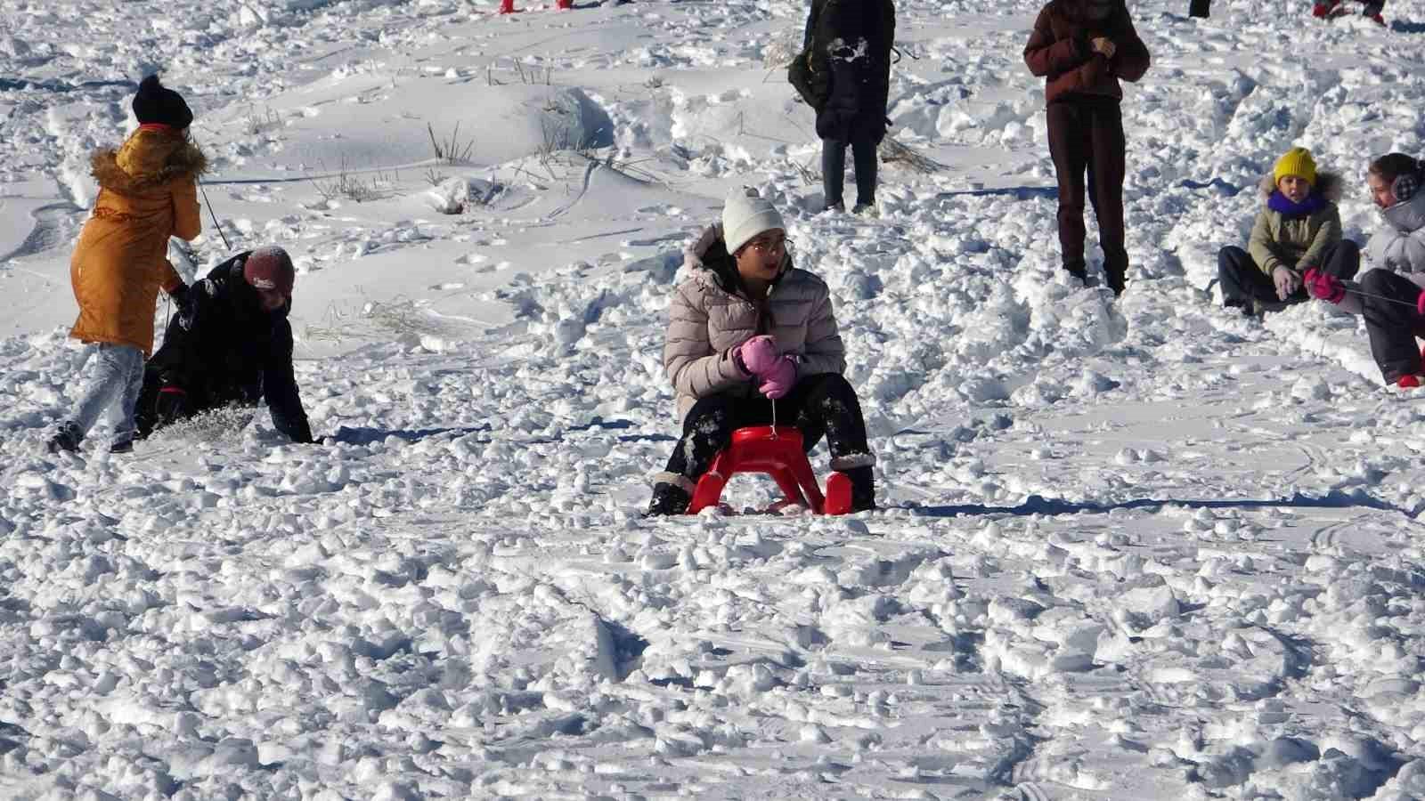 Uludağ’da günlük kayak maliyeti 5 bin lira