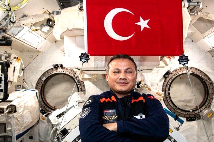 Türkiye'nin ilk astronotu Alper