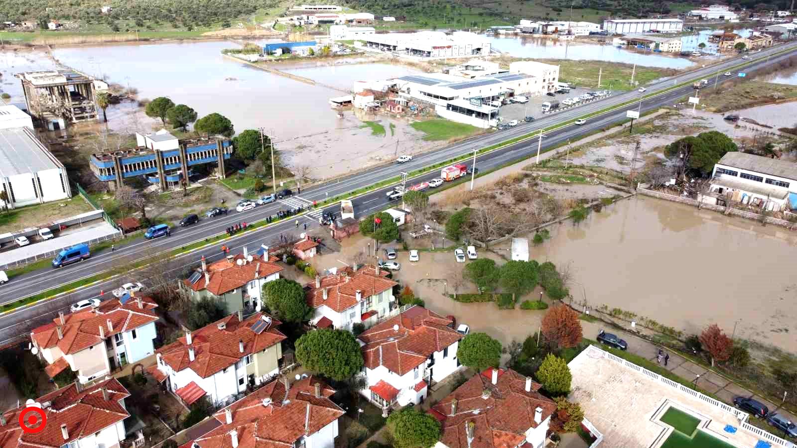 Ayvalık’ta yaşanan su baskınları dron ile görüntülendi