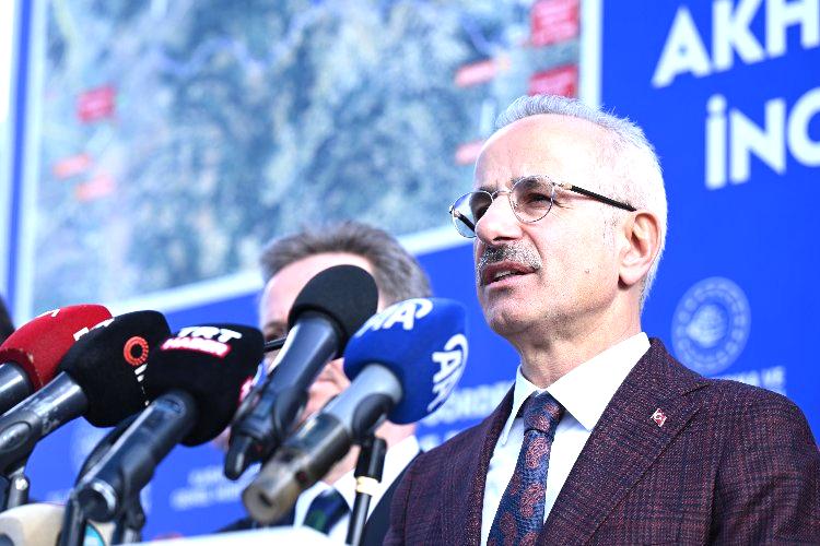 Bakan Uraloğlu: Hayali kurulan her proje gerçeğe dönüşüyor