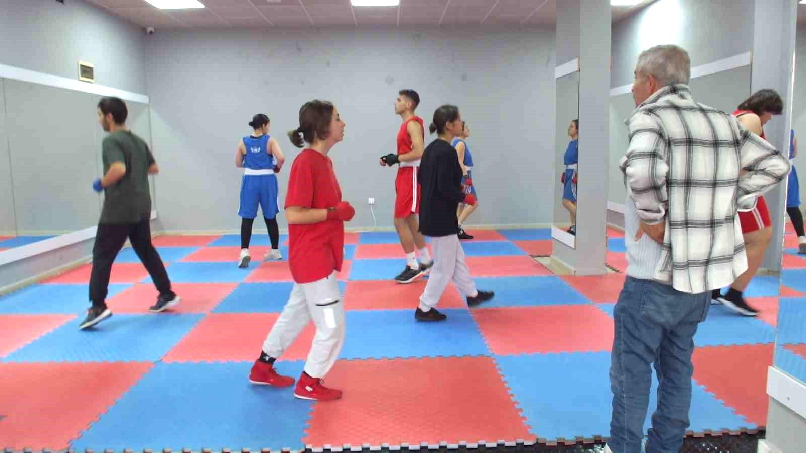 Balıkesirli boksörler, Türkiye Şampiyonası’na mücadele edecek