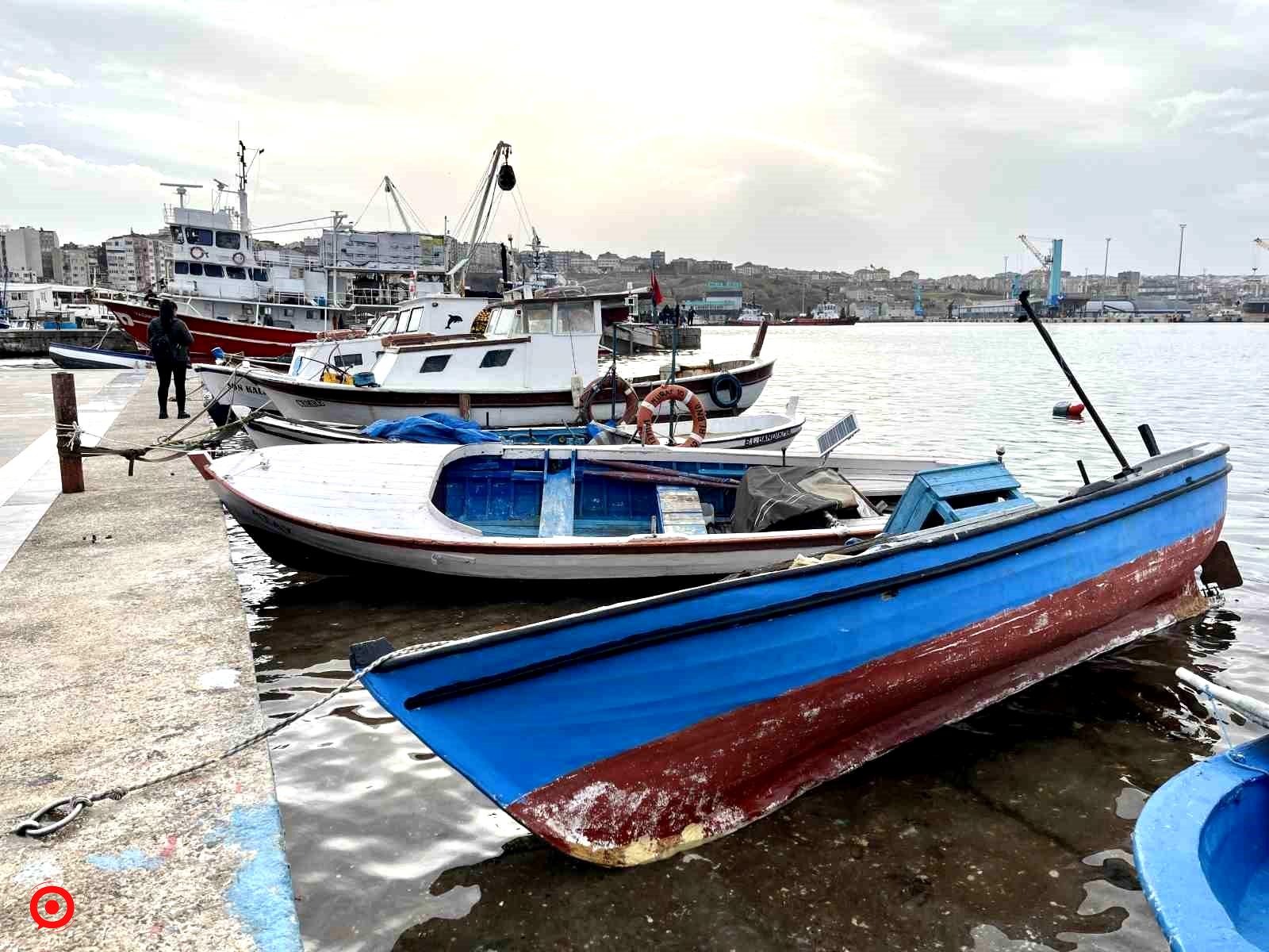 Bandırma’da şiddetli fırtına: Deniz seviyesi yarım metre yükseldi