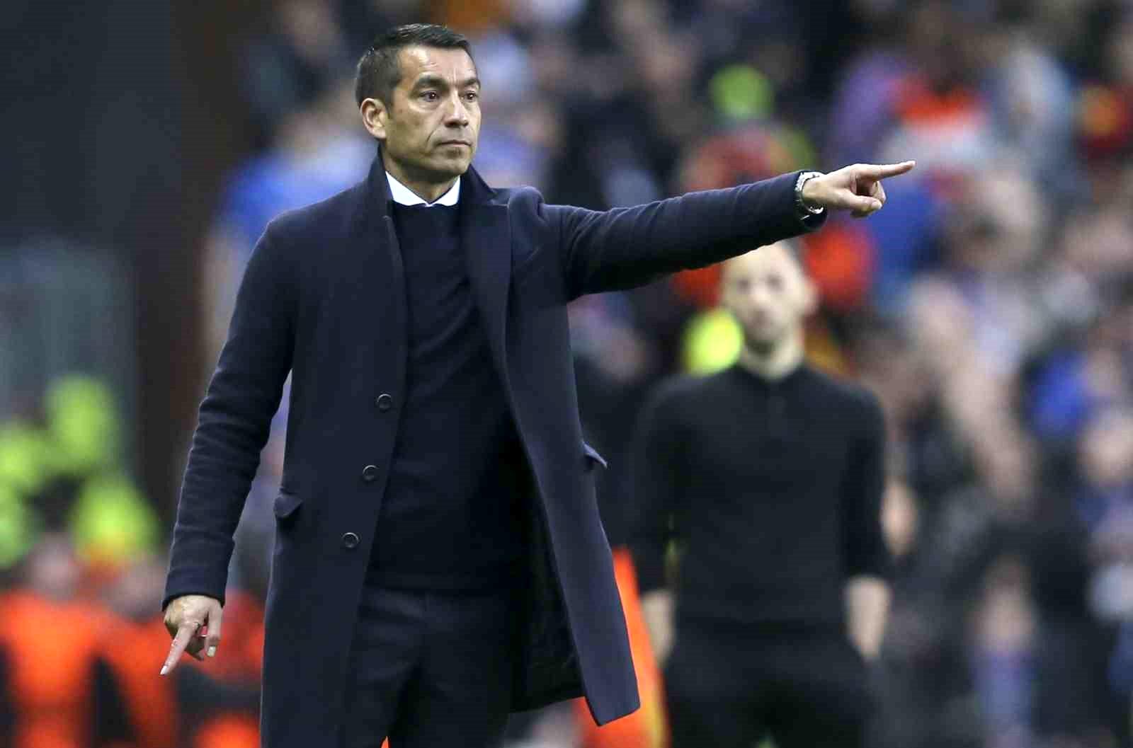 Beşiktaş’a Genesio’dan olumsuz haber geldi, rota van Bronckhorst