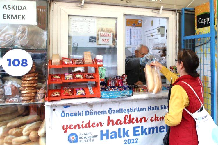 Bir yılda 16 milyon ekmek üretti