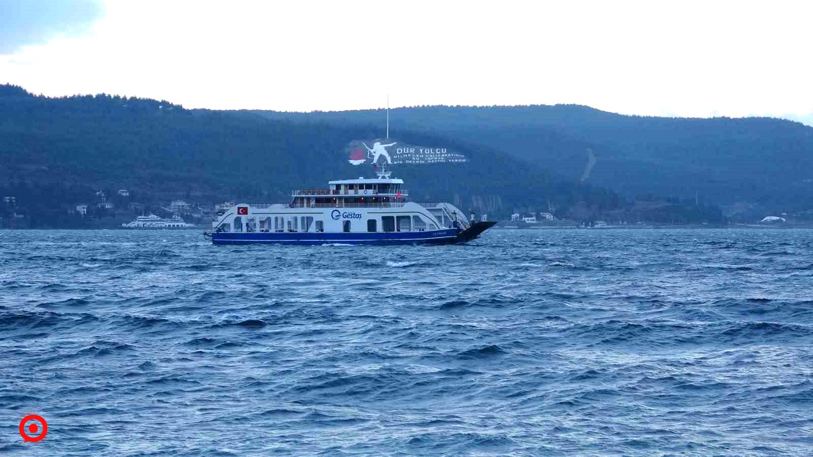 Bozcaada ve Gökçeada’ya fırtına nedeniyle tüm feribot seferleri iptal edildi