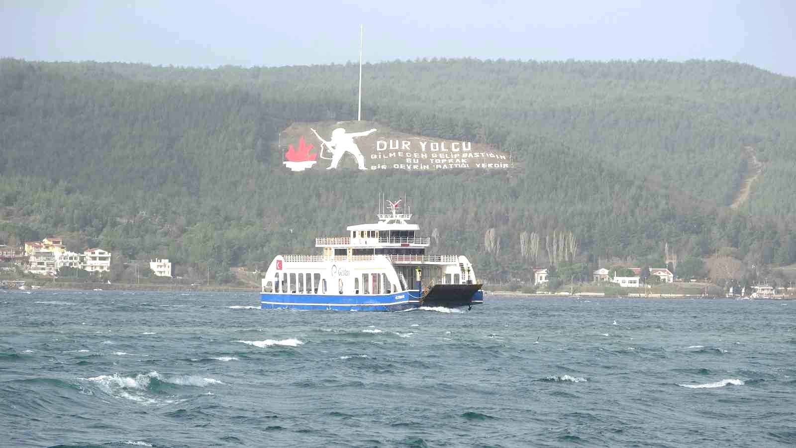 Bozcaada ve Gökçeada’ya fırtına nedeniyle tüm feribot seferleri iptal edildi