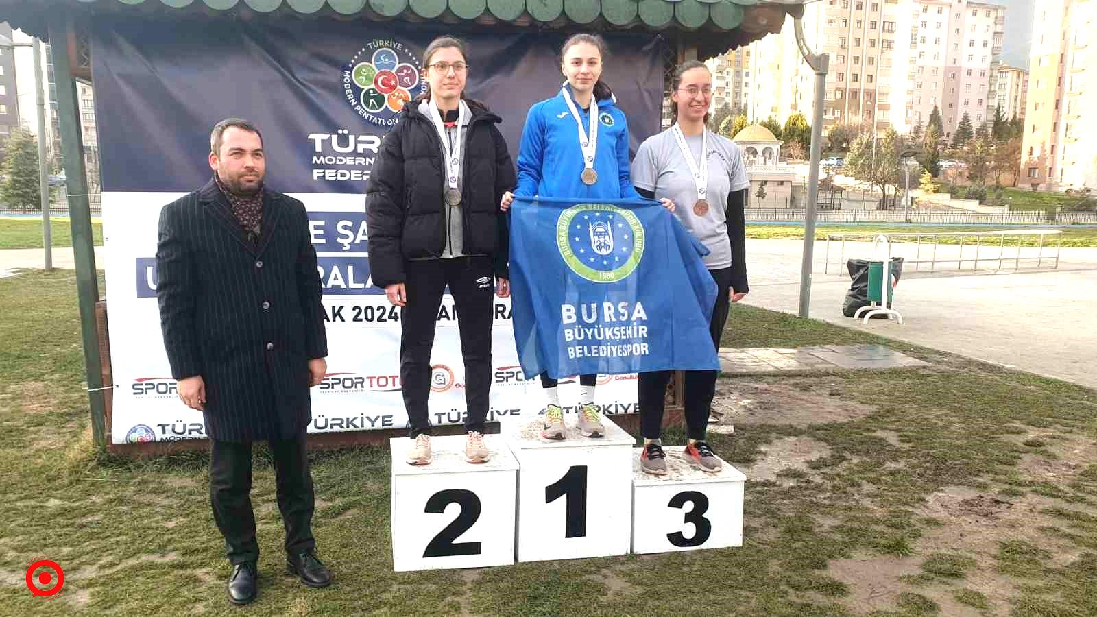 Bursa Büyükşehir Belediyespor Kulübü sporcuları yine kürsüde