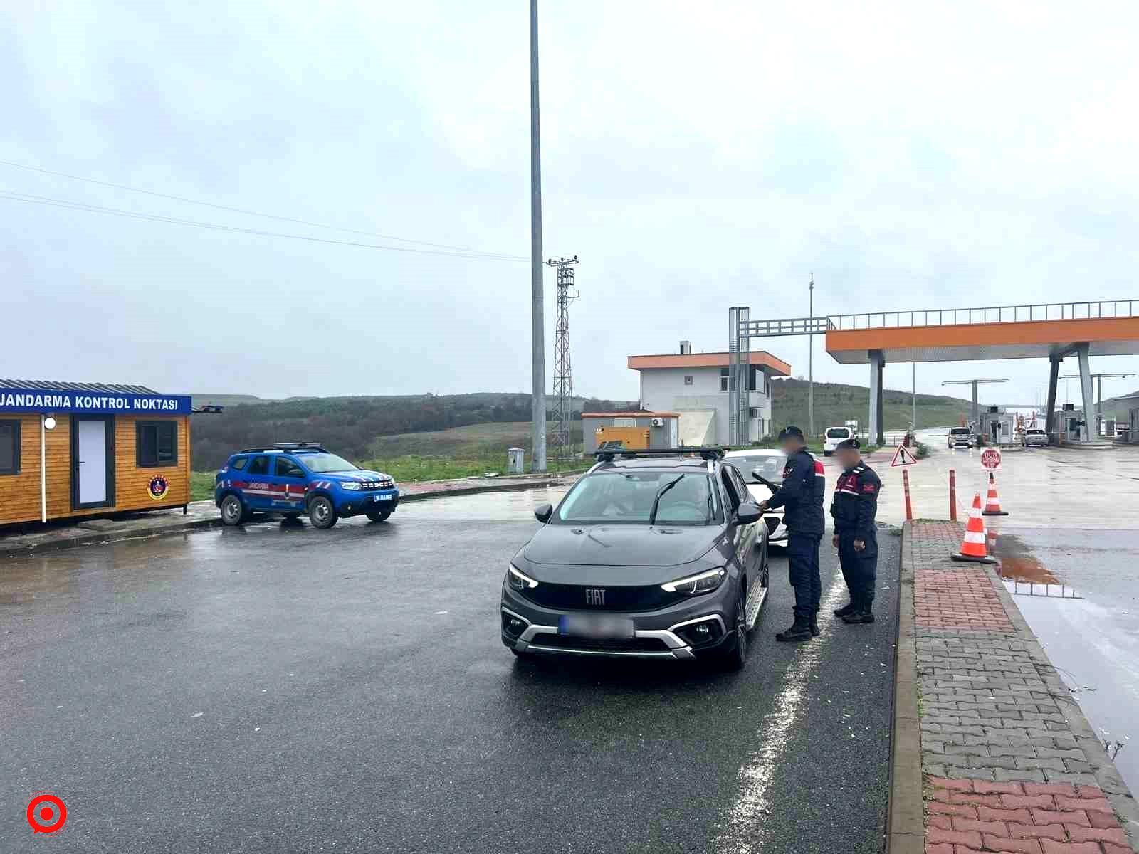 Bursa’da jandarmadan "Huzur ve Güven" uygulaması: 55 aranan şahıs yakalandı