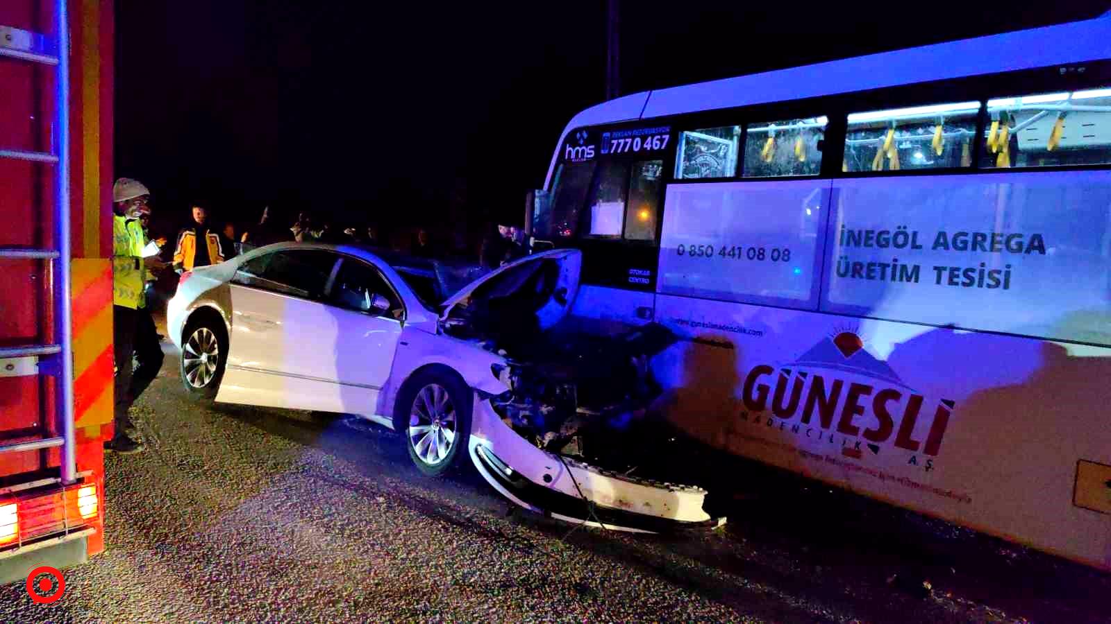 Bursa’da özel halk otobüsü ile otomobil çarpıştı: 9 yaralı