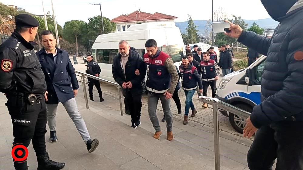 Bursa’daki kuyumcu fonu sanıkları adliyeye sevk edildi: 6 şüpheliden 3’ü tutuklandı